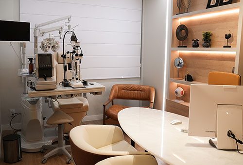 Consultório oftalmológico equipado